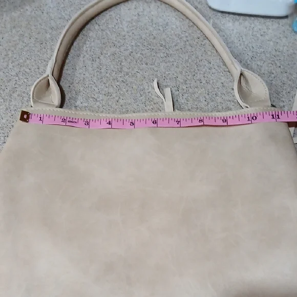 Chic Fringe Beige Shoulder Bag - Picture 9 of 10